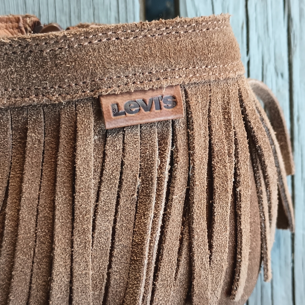 Levis